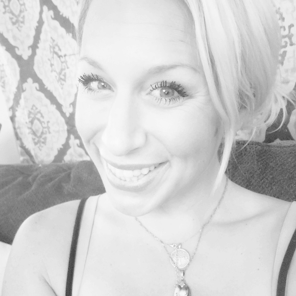 Meet your Posher, Carrie - Picture 6 of 8